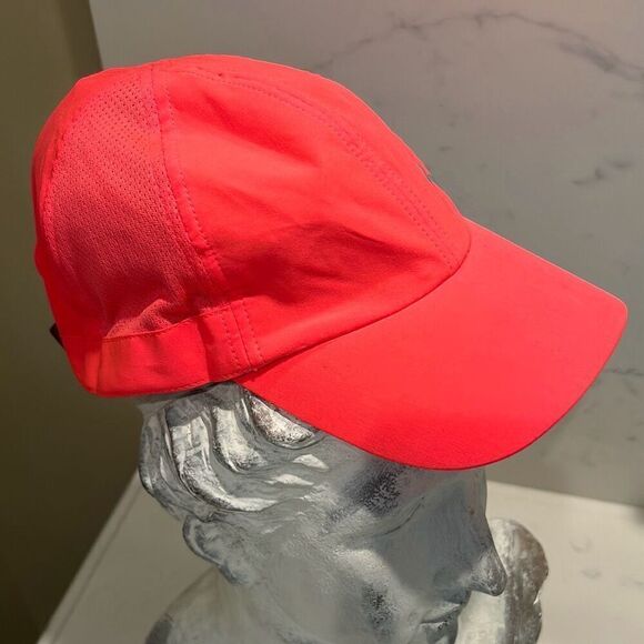Under Armour Coral Lightweight Hat - Picture 2 of 5